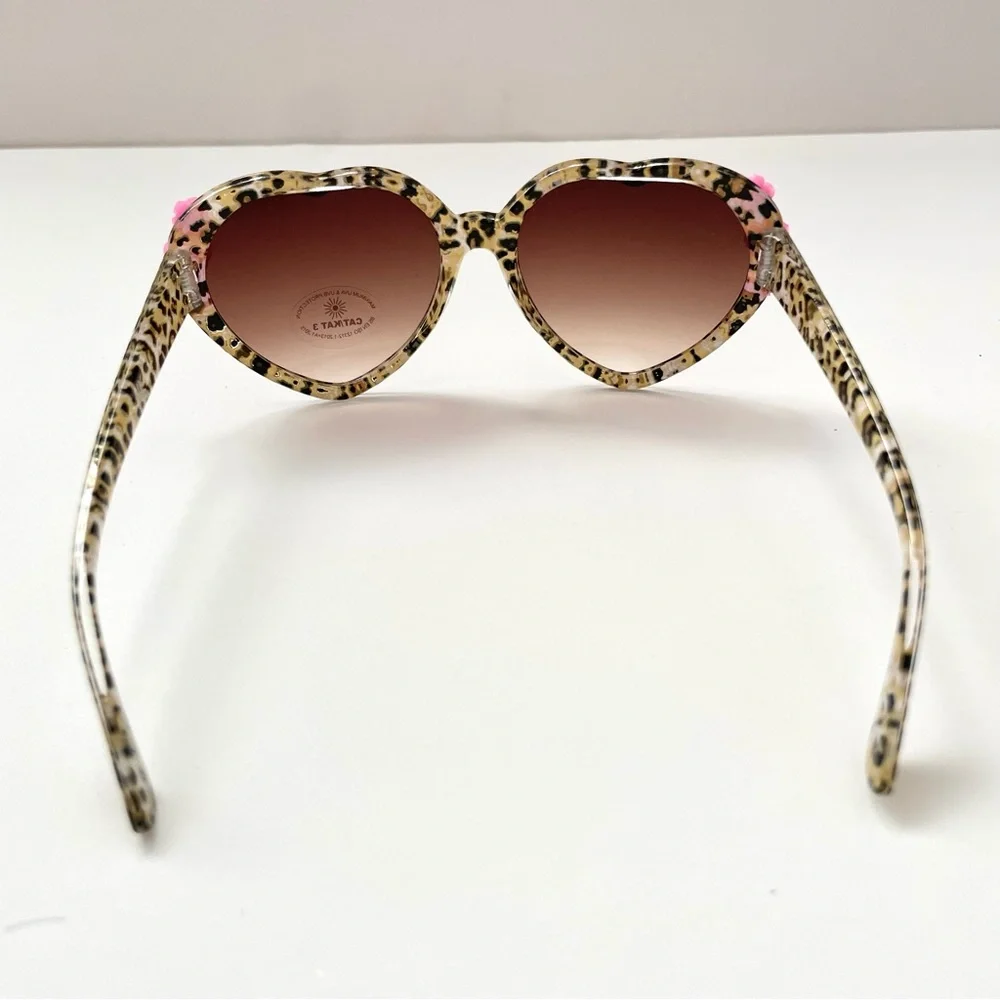 Retro Girls Heart Shape Sunglasses with Leopard Pattern and Roses